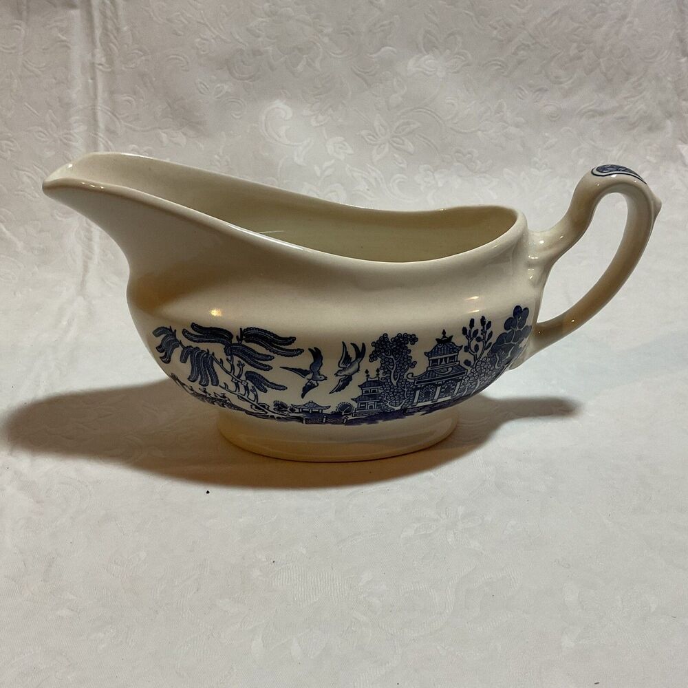 Vintage Churchill Of England Blue Willow Gravy Boat NIB Unused